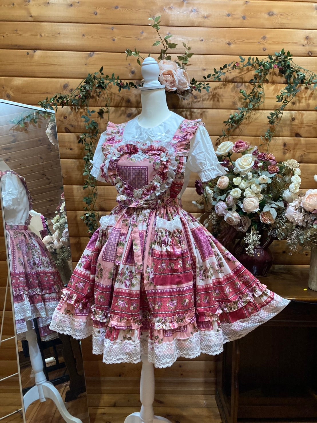 モモコハウス フリル付き黒エプロン モモコハウス フリル付き黒エプロン